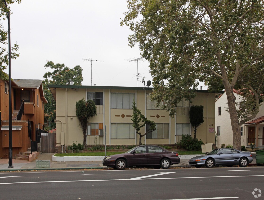 Building Photo - 475 S 4th St