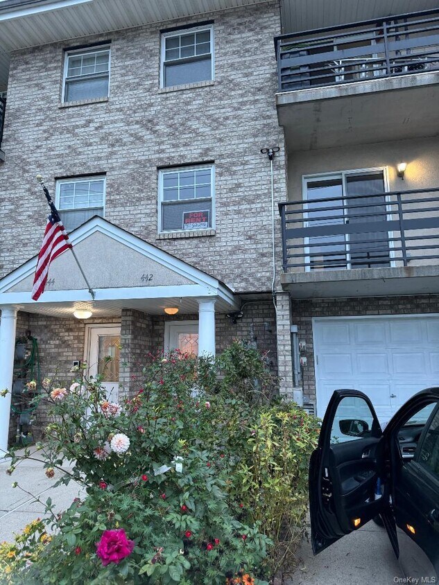 Foto principal - 442 Sapphire St