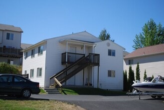 Building Photo - 305 NW Parr Dr