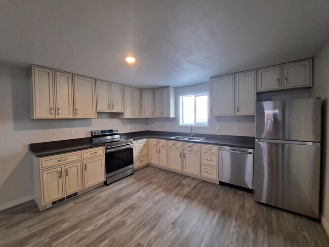 Foto del edificio - 2 Bedroom Condo in town