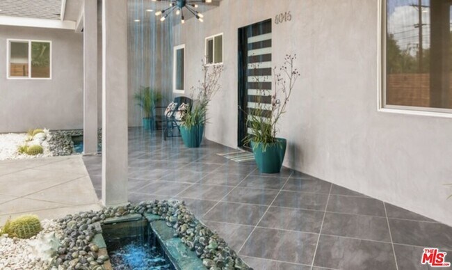 Building Photo - 6046 Fallbrook Ave