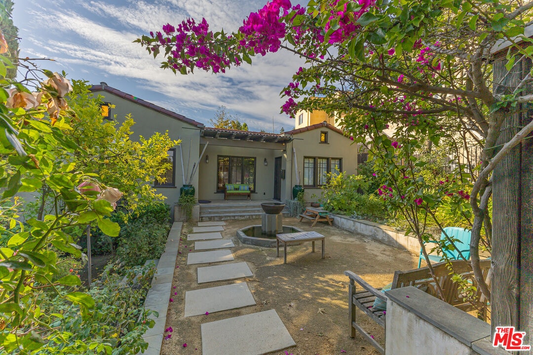 Foto principal - 3234 Ettrick St