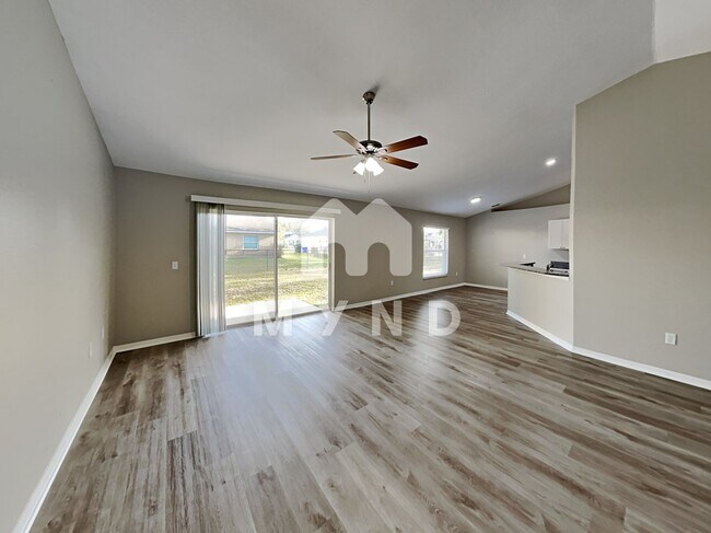 Foto del edificio - 3189 Thoroughbred Loop N