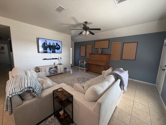 Foto del edificio - 6702 Oakridge Ave