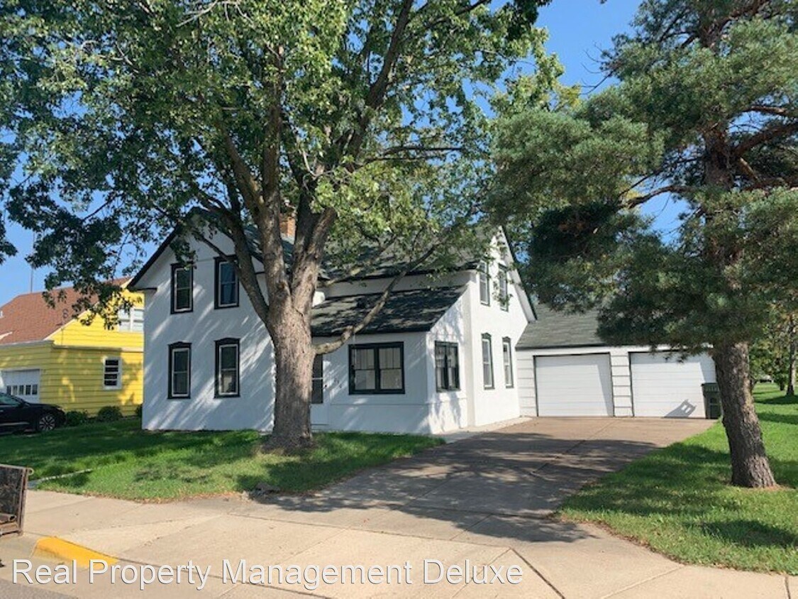 Foto principal - 4 br, 1 bath House - 236 Main St S