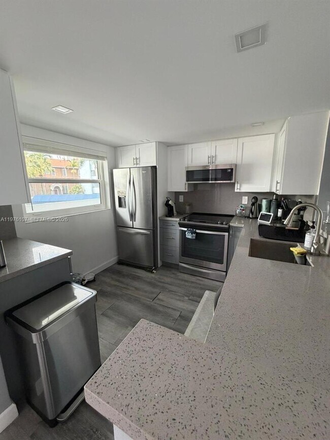 Foto del edificio - 4000 NE 170th St