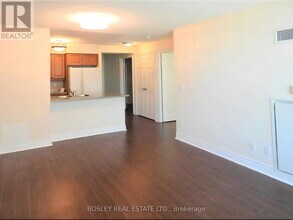 Building Photo - 15 Greenview Ave