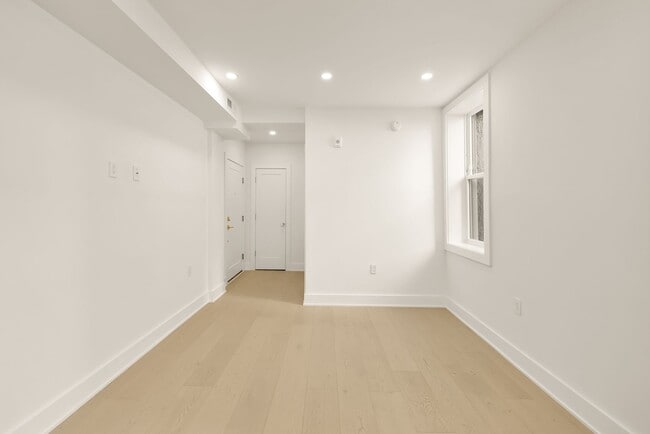 Interior Photo - The Windsor - Kalorama