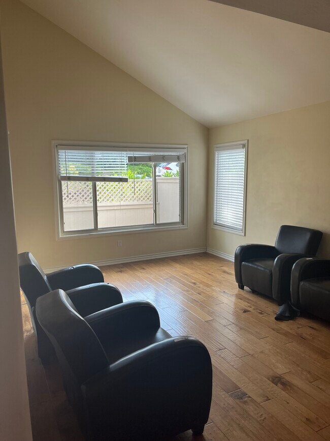 Living Room - 9921 Caminito Chirimolla