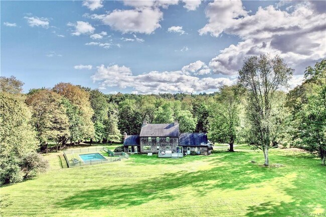 Building Photo - 152 Stone Hill Rd