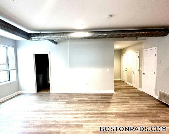 Building Photo - 26 Portland St