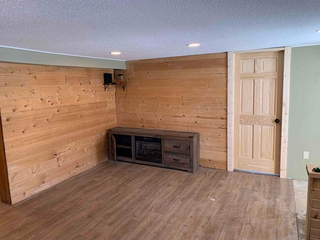 Photo - 104 Frank Ave NE (Elysian, MN) House