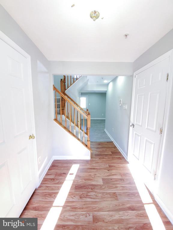 Building Photo - 7130 Fox Harbor Way