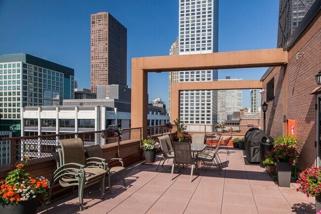 Foto del edificio - 247 E Chestnut St