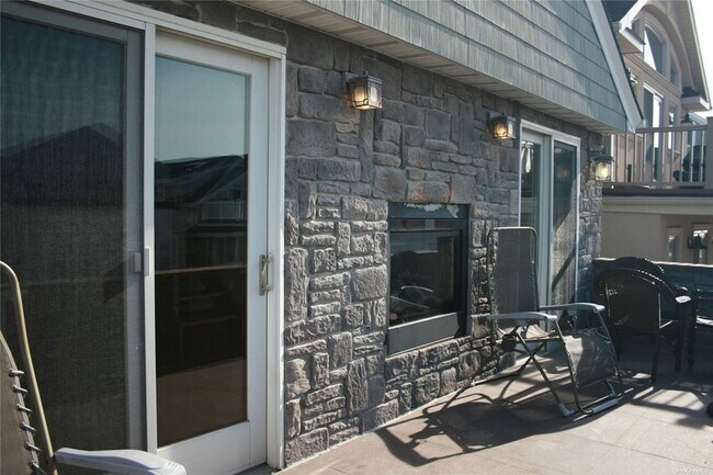 Building Photo - 22 Maryland Ave