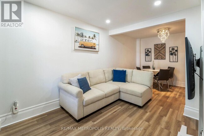 Building Photo - 162 Olive Ave