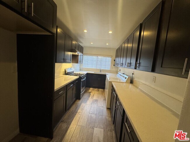 Foto del edificio - 6303 Vicland Pl