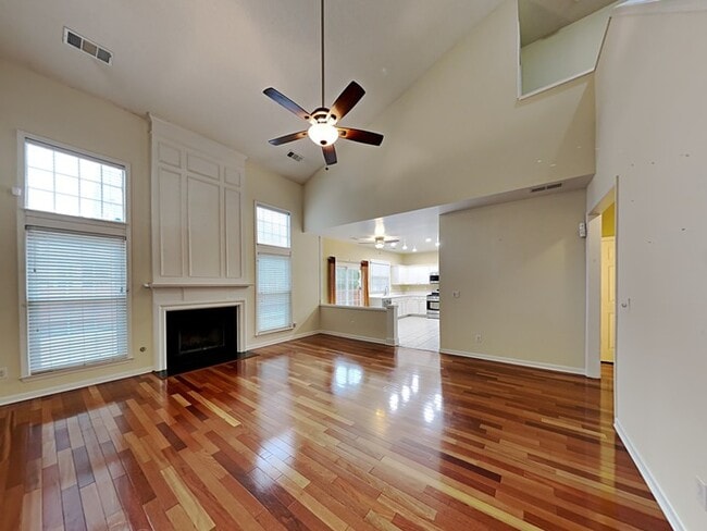 Building Photo - 2830 Priestcliff Dr SE