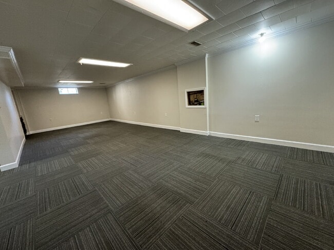 Foto del edificio - SPACE, CHARM & FLEXIBILITY — ALL IN ONE 3 BED, 1 BATH HOME!