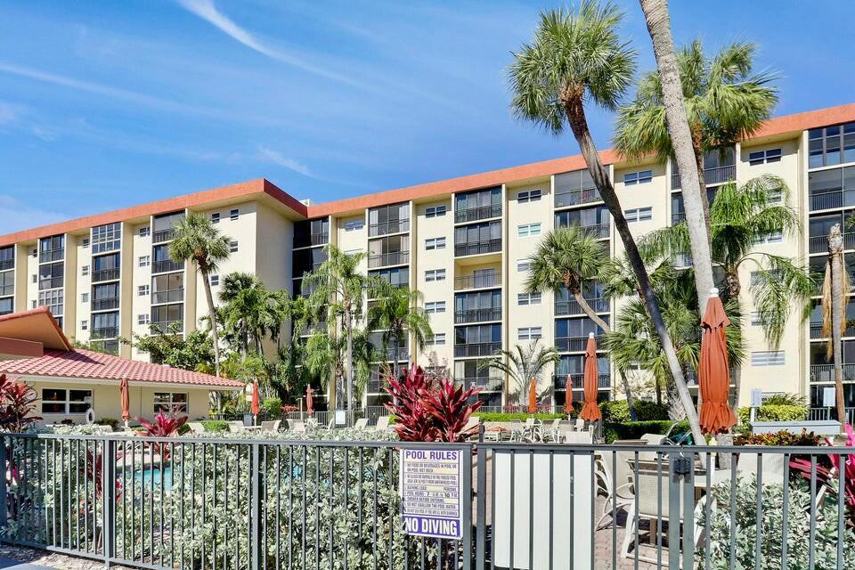 Primary Photo - 2350 NE 14th Street Causeway