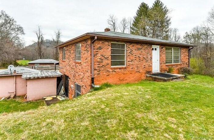 Primary Photo - Upper Level Duplex in Candler!