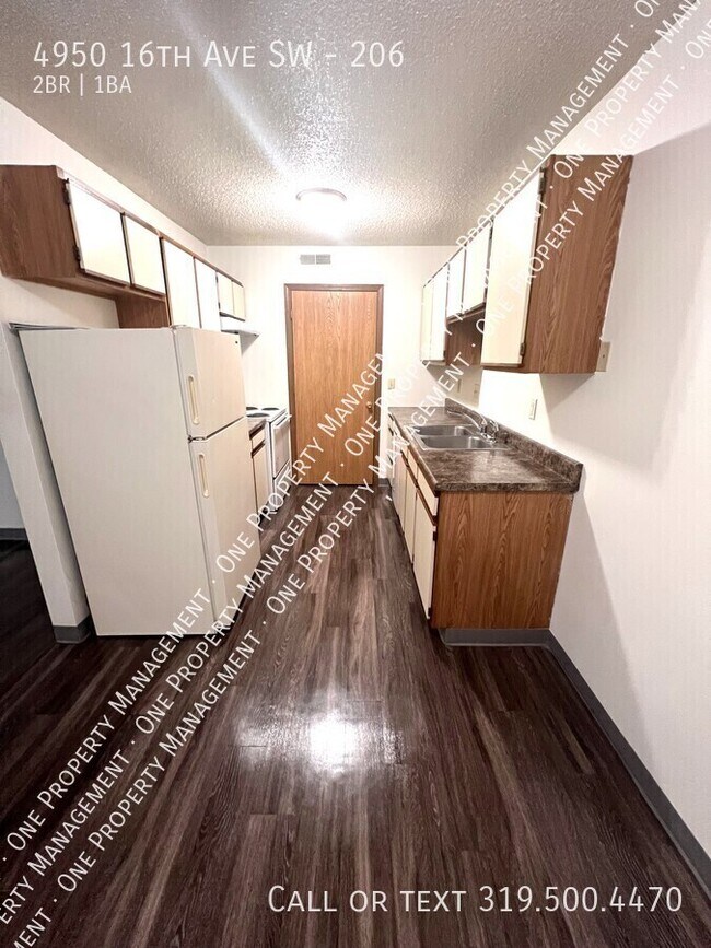 Foto del edificio - 4950 16th Ave SW