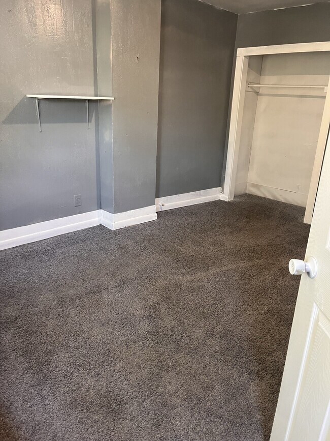 Building Photo - 1506 Travis St