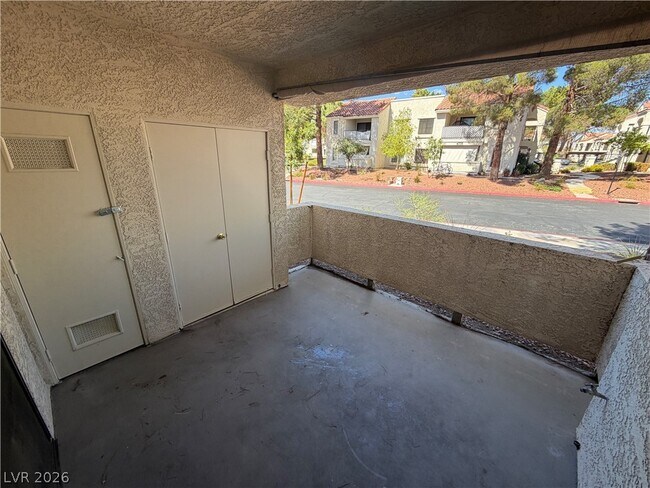 Building Photo - 4736 Nara Vista Way