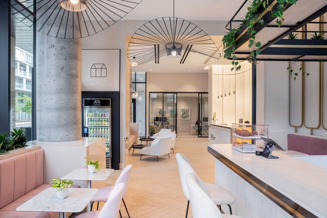 Photo du bâtiment - 200 Redpath Ave