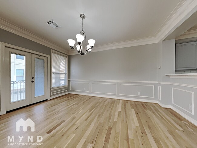Building Photo - 839 Rosine St