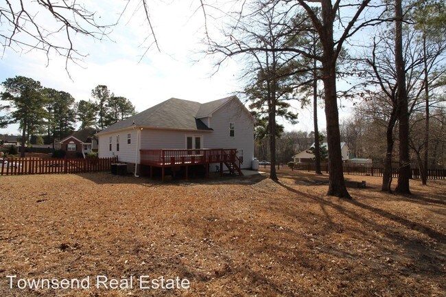 Building Photo - 8440 English Saddle Dr