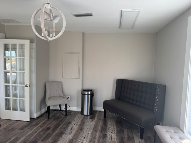 Building Photo - 403 W Main St