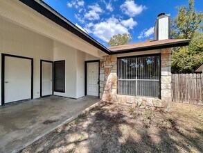 Building Photo - 1504 No Mor Cove