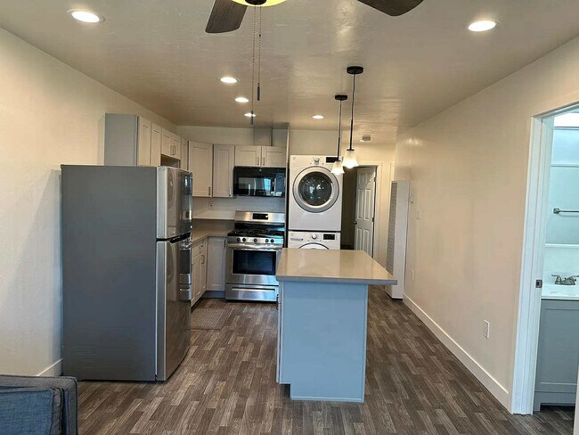 Foto del edificio - 6427 Shaules Ave