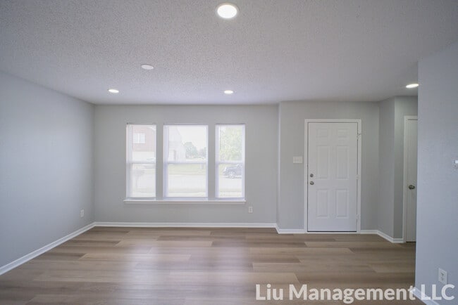 Building Photo - 10020 Olympic Cir