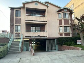 Building Photo - 545 E Palm Ave