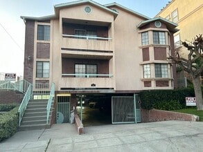 Building Photo - 545 E Palm Ave