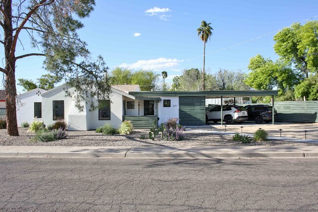 Foto del edificio - 2310 E Virginia Ave