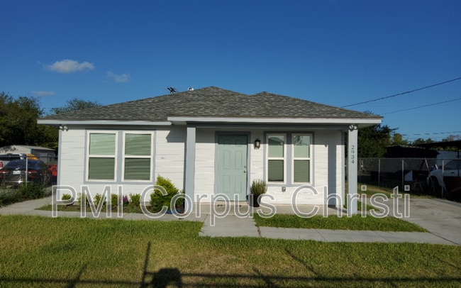Building Photo - 2934 Carver Dr