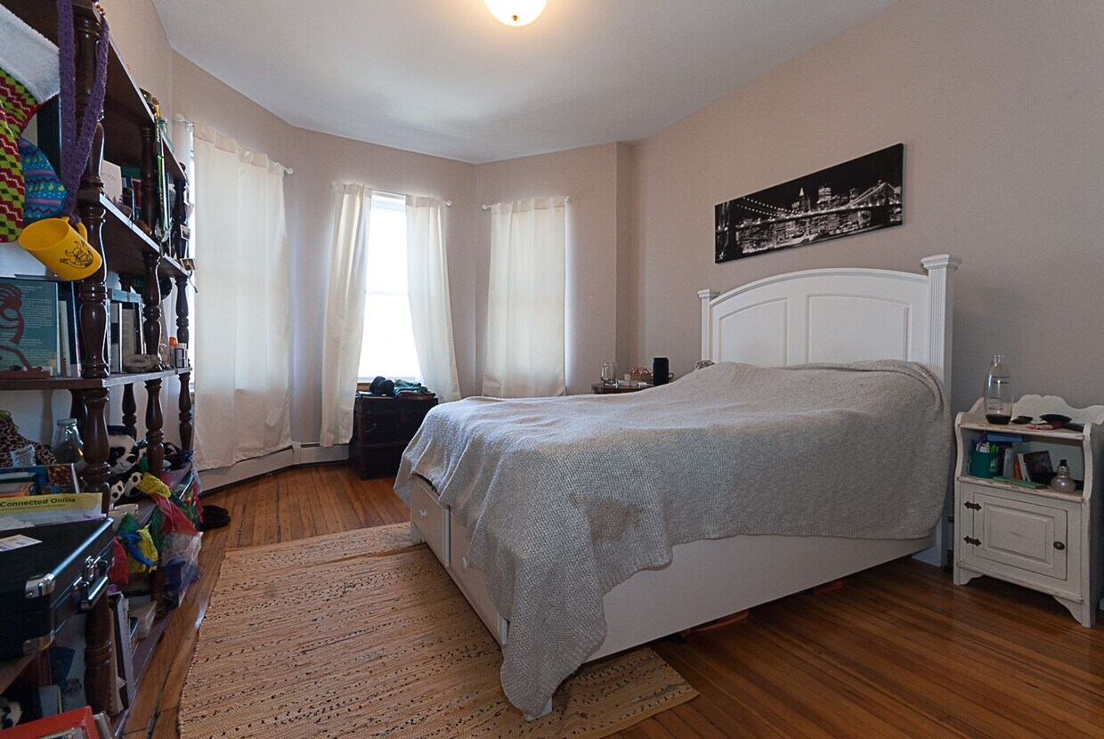 9-206 Chestnut Hill Ave - 1667 CommonnwealthAve