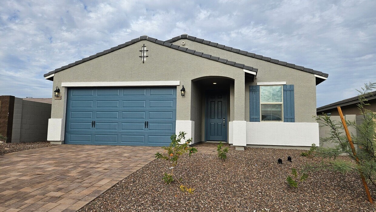 Foto principal - Military Jets Fly Over this 4BR House in L...