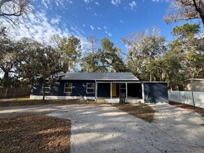 Building Photo - 930 Reynolds Rd