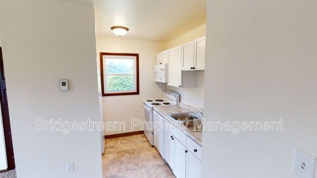 Building Photo - 7123 N Springboro Pike