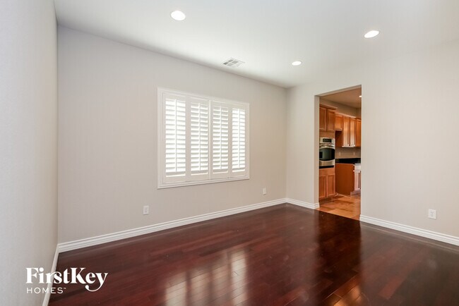 Foto del edificio - 6517 Birdhouse St