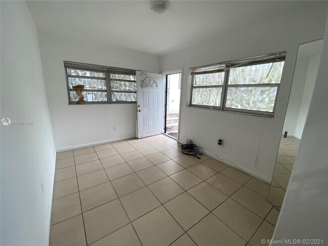 Building Photo - 1460 NW 38th St