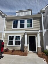 Building Photo - 675 Blossom Run