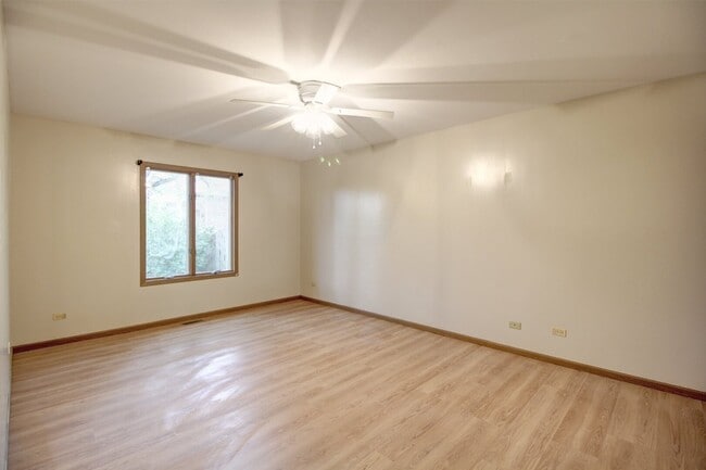 Building Photo - 1324 Post Oak Ct
