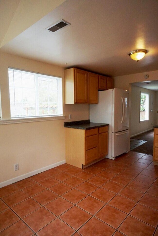 3 bedroom in Seattle WA 98136 House for Rent in Seattle