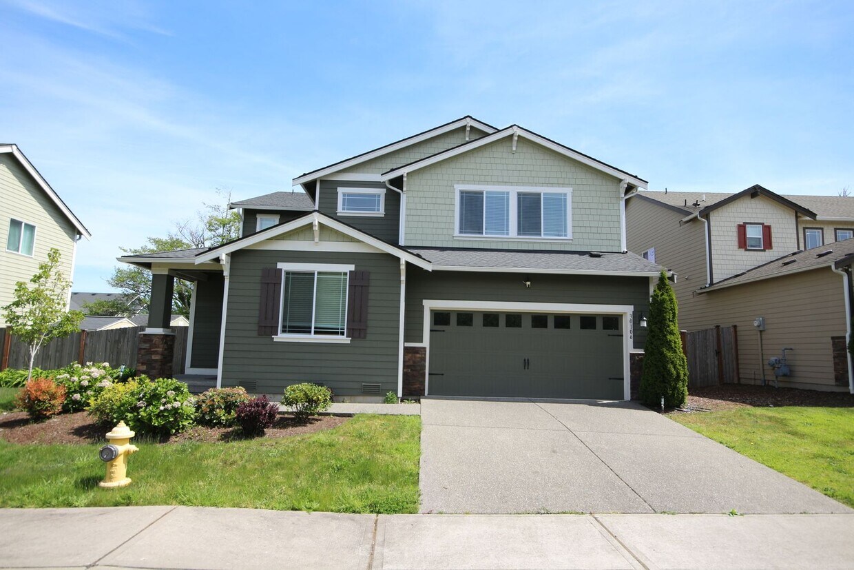 Primary Photo - 4 bedroom home located in Auburn