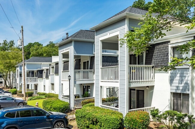 Building Photo - Rugby Valley